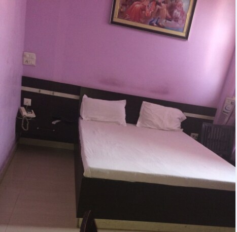 Hotel kc - Tap to explore photos