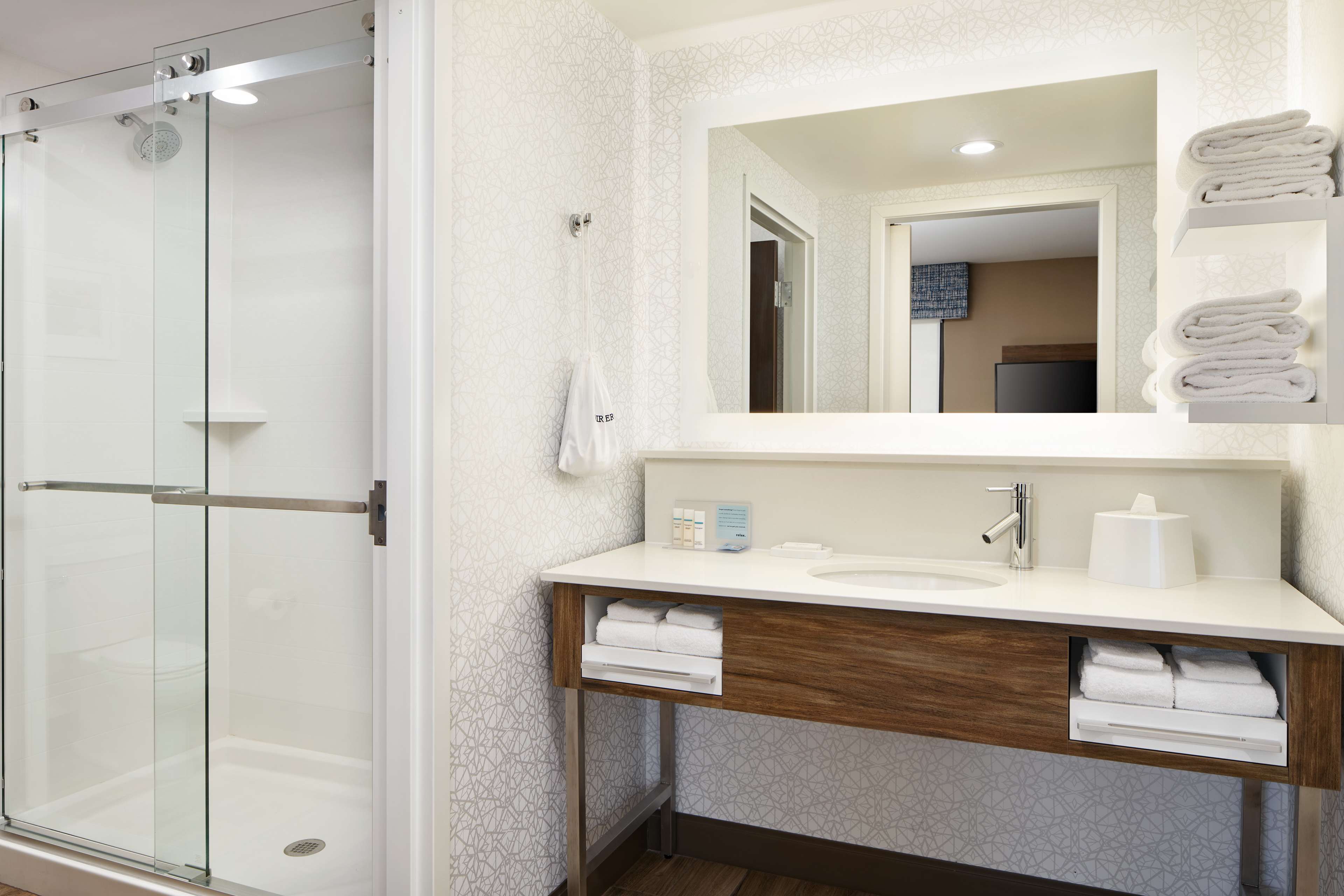 Hampton Inn by Hilton Clewiston - Tap to explore photos