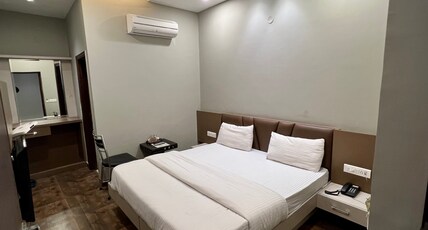 Hotel The Retro Regency Room Type - Deluxe Room