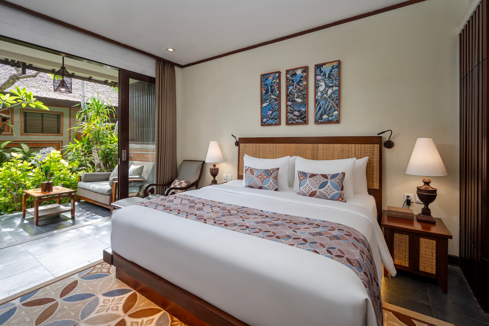 Kuta Seaview Beach Resort - Tap to explore photos