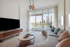 ELIVAAS Curated 2BR Beachfront Living, Stunning Marina Views