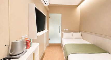 The Opera House Chinatown- Newly Renovated Room Type - Chorus Room with Small Double Bed , No Window