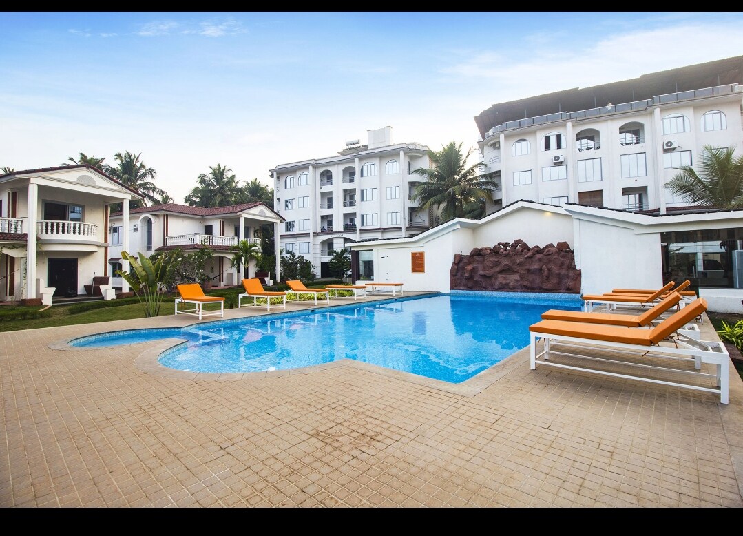 SUITES & VILLAS - Tap to explore photos