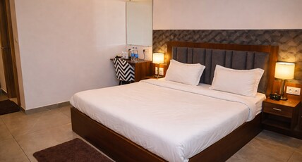 The Heaven wood Farms - A Luxury Resort with Pool & Premium Rooms. Room Type - Executive AC Room