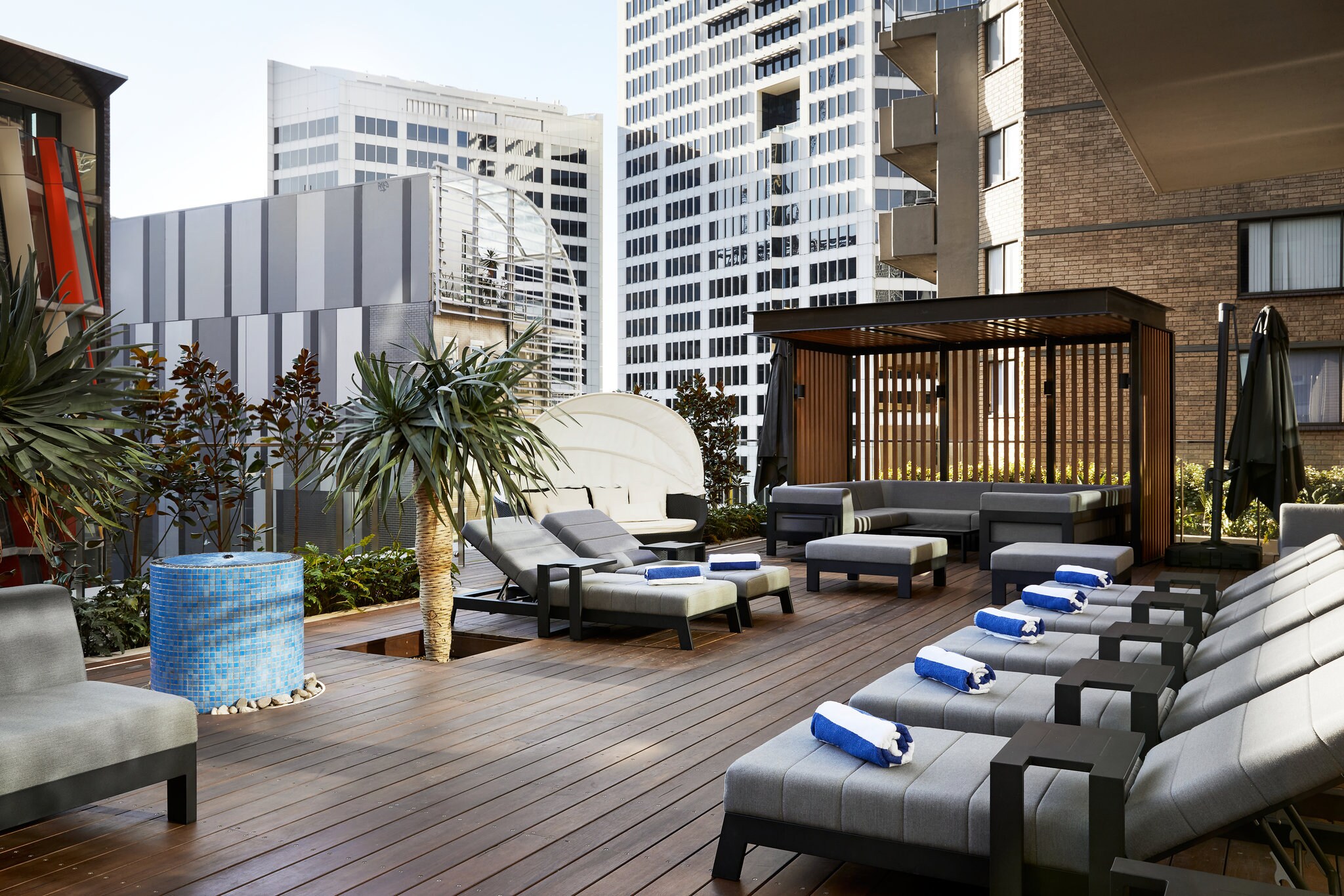 Crowne Plaza Sydney Darling Harbour - Tap to explore photos