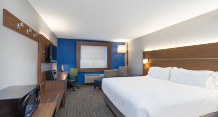 Holiday Inn Express Hotel Howe / Sturigs Room Type - 1 King Standard Extra Floor Space Holiday Inn Express Hotel Howe / Sturigs Room Type - 1 King Standard Extra Floor Space