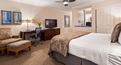 Best Western Plus Island Palms Hotel & Marina Room Type - 1 King Bed, Non-Smoking, Casa Del Mar Building, Water View, Wireless High-Speed Internet Access, Ref