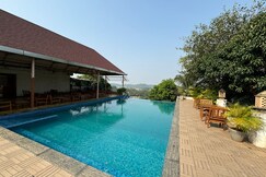 The Silverador Resort Club