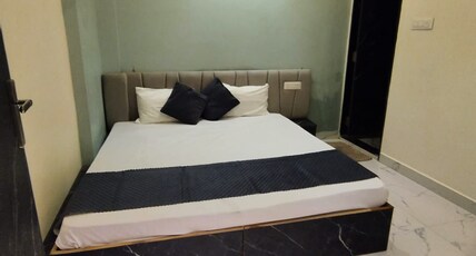 Hotel Mukhiya Palace Ujjain Room Type - Double Bed AC Room