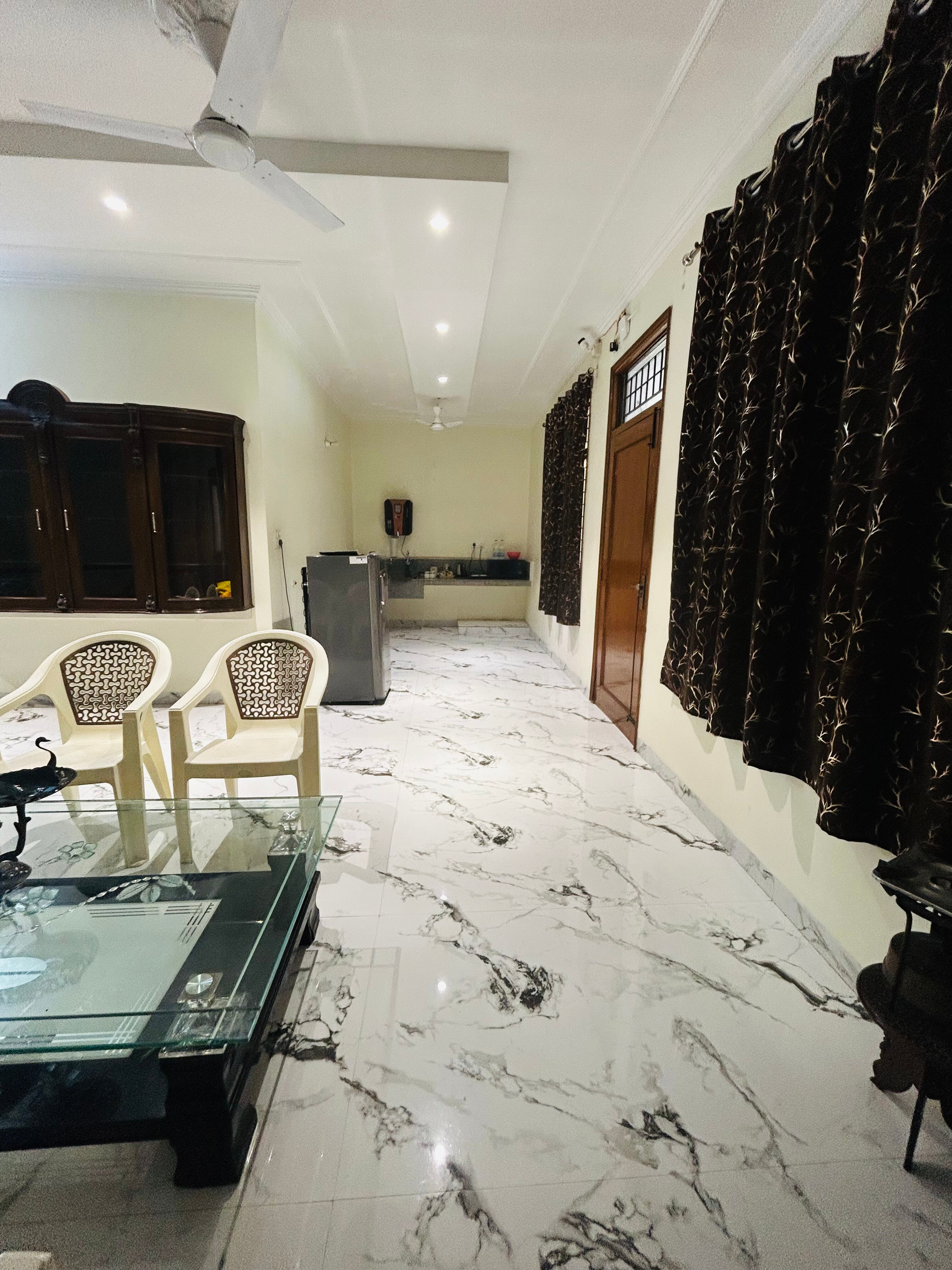 Wonderstays 2BHK Ranjit Avenue - Tap to explore photos