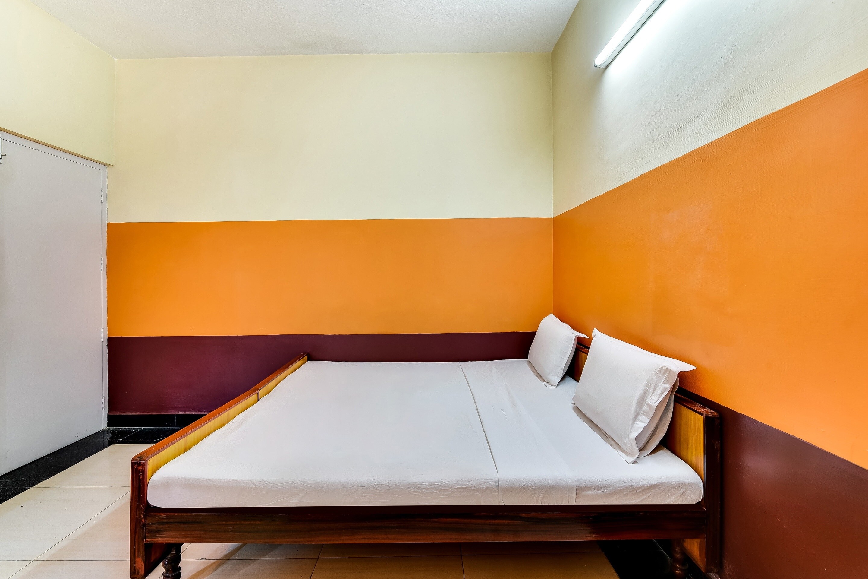 Hotel O Srinivasa Residency Lodge - Tap to explore photos