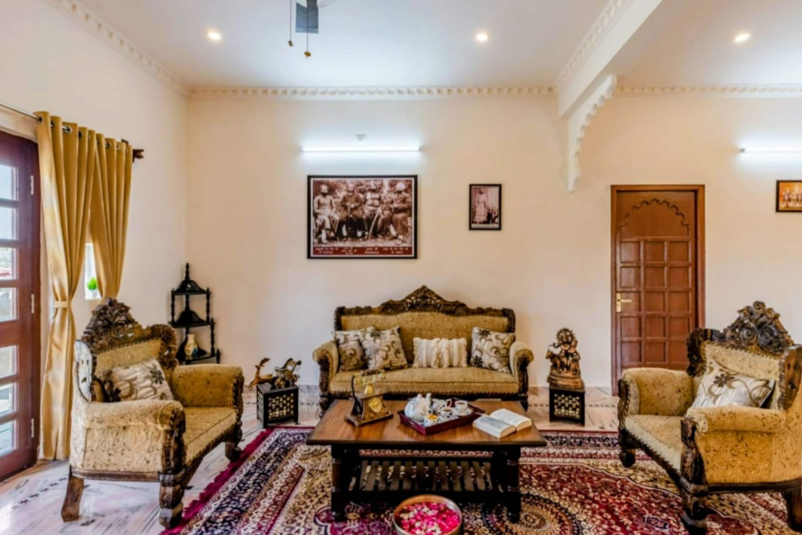 Grandiose Manor 5BHK Villa with pool in Udaipur - Tap to explore photos
