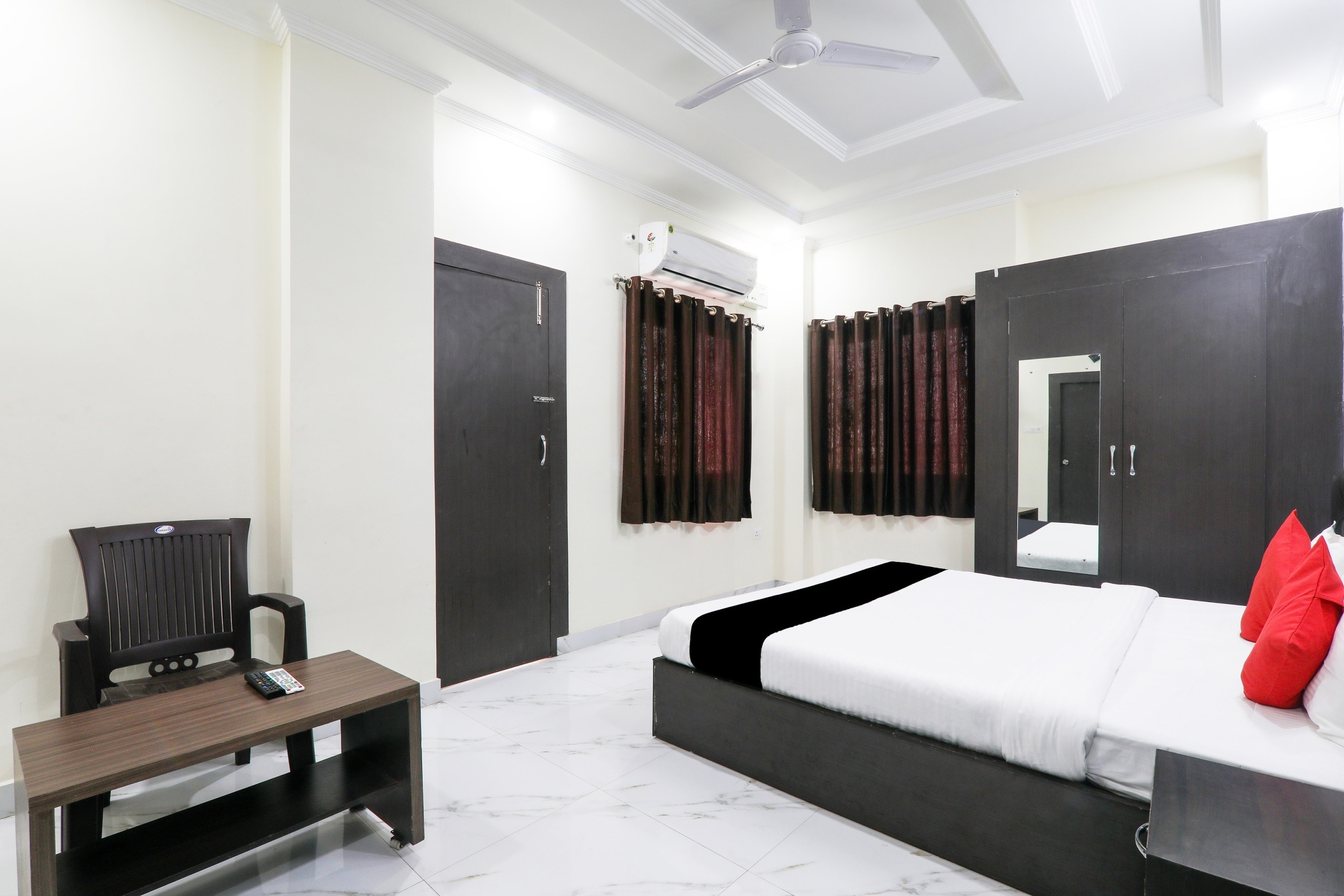 Hotel O Figtree Premier - Tap to explore photos
