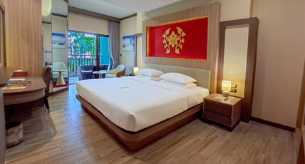 Quality Beach Resorts and Spa Patong Room Type - Deluxe Balcony King Garden View Quality Beach Resorts and Spa Patong Room Type - Deluxe Balcony King Garden View