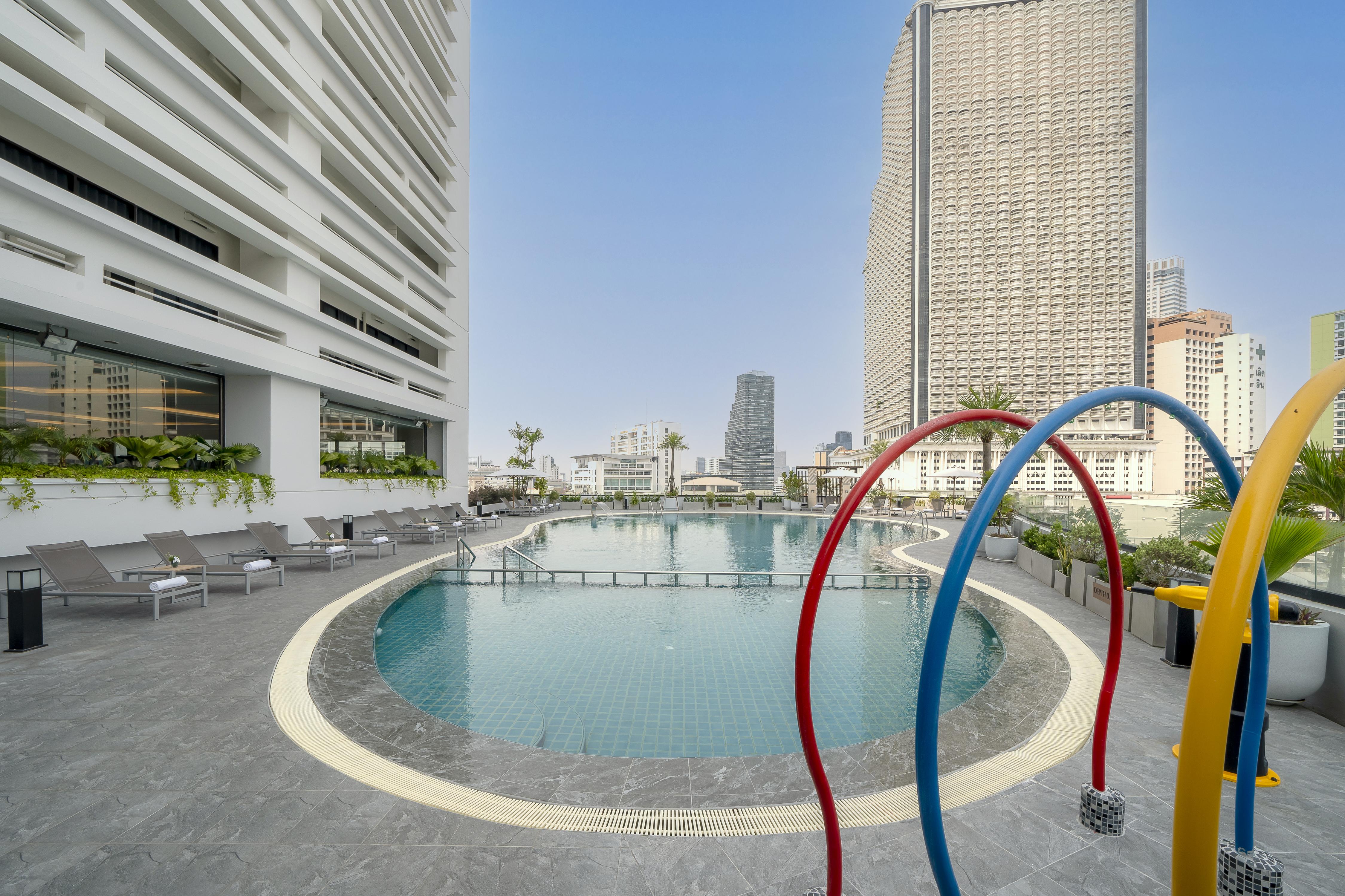 Centre Point Plus Hotel Silom - Tap to explore photos