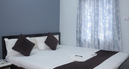 Hotel Royal Empire Room Type - Deluxe Room