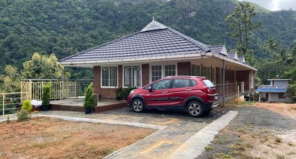 Earth Lounge Resort, Vagamon Room Type - Suite Room Ac with Balcony