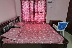 SriRaghavendra Guesthouse