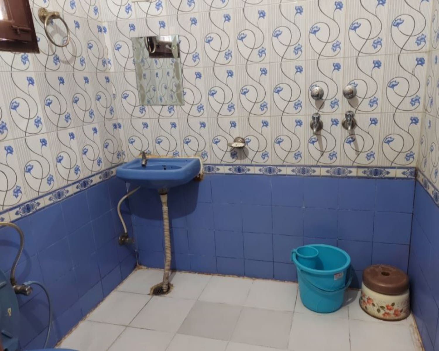 Shri Hari Home Stay - Tap to explore photos