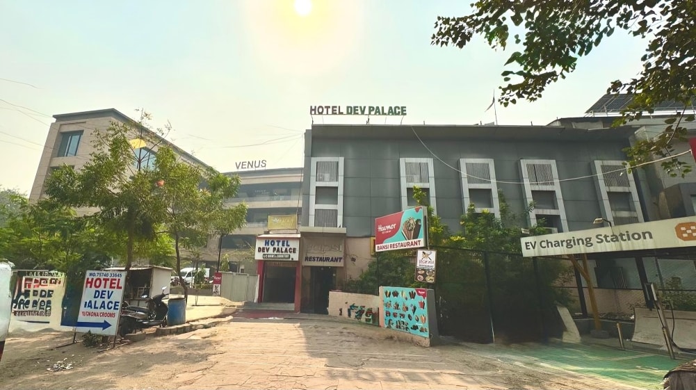 Hotel Dev Palace - Tap to explore photos