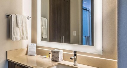 Staybridge Suites HOUSTON WEST/ENERGY CORRIDOR Room Type - 1 Bedroom Suite 1 King Sofa Bed