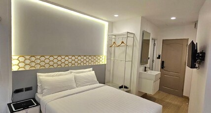 Arawana Express Sukhumvit 22 Room Type - Standard Queen Room