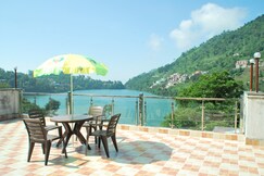 Royal Rosette:scenic lakeside Haven I Bhimtal