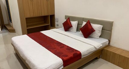 Hotel Royal Inn Room Type - Deluxe Room