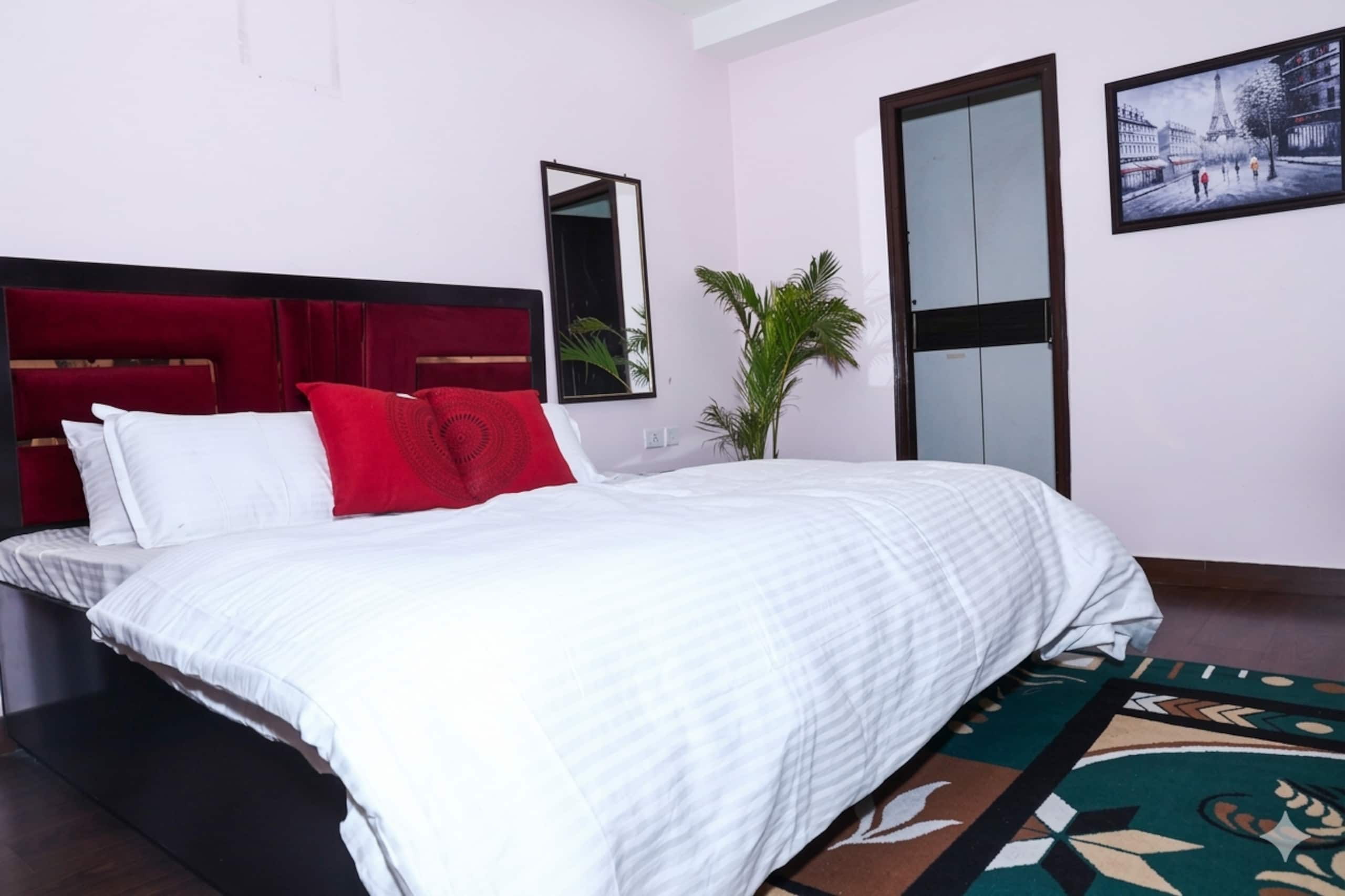 3 BHK On Hourly rates C Scheme 100 Mbps - Tap to explore photos