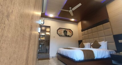 Hotel Golden Veena Room Type - Deluxe Room