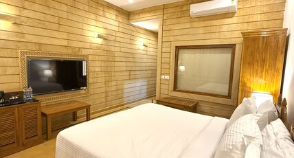 Hotel Golden Haveli Room Type - Royal Heritage Room Hotel Golden Haveli Room Type - Royal Heritage Room