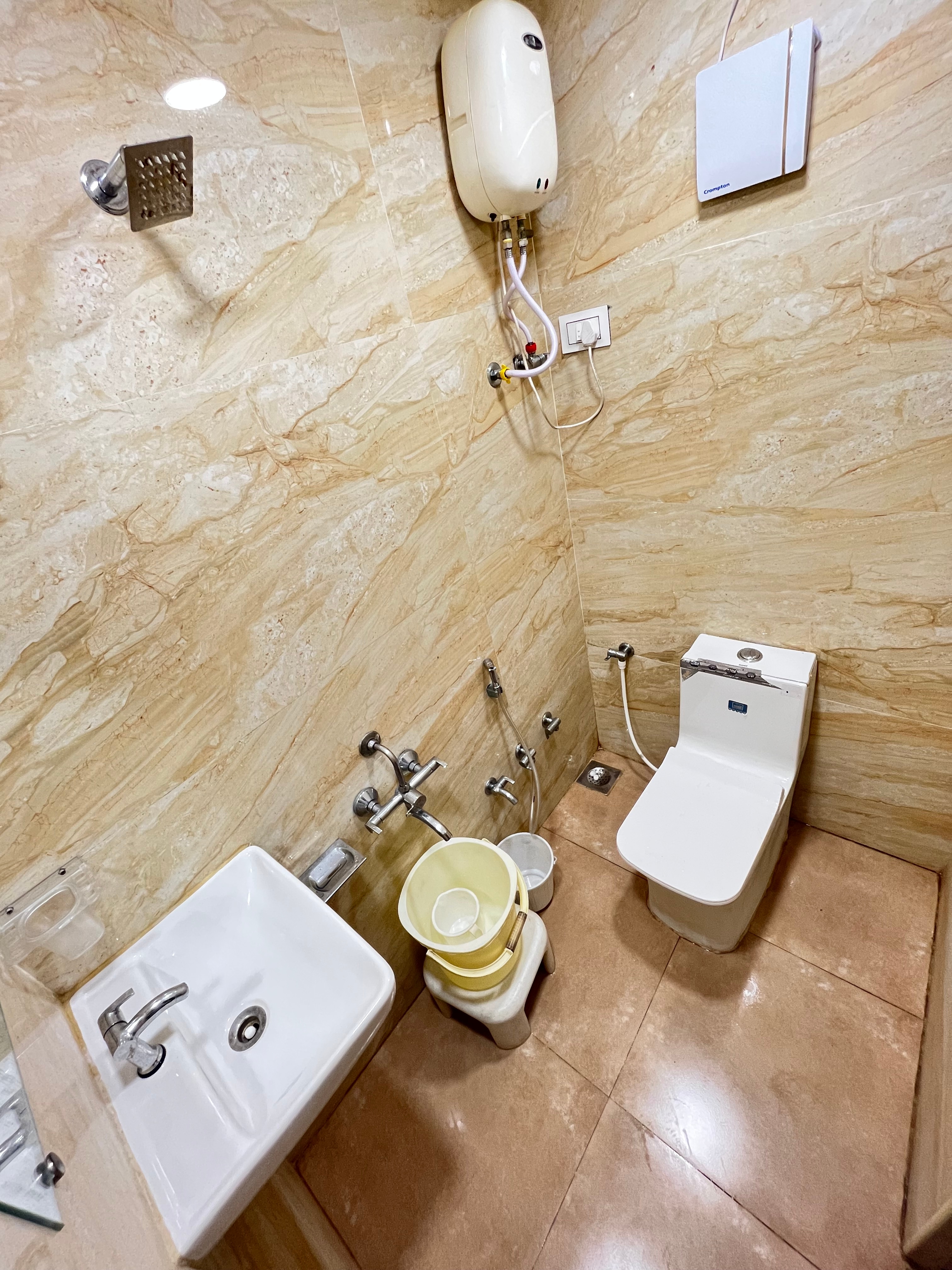 STAYGURU USHA RESIDENCY - Tap to explore photos
