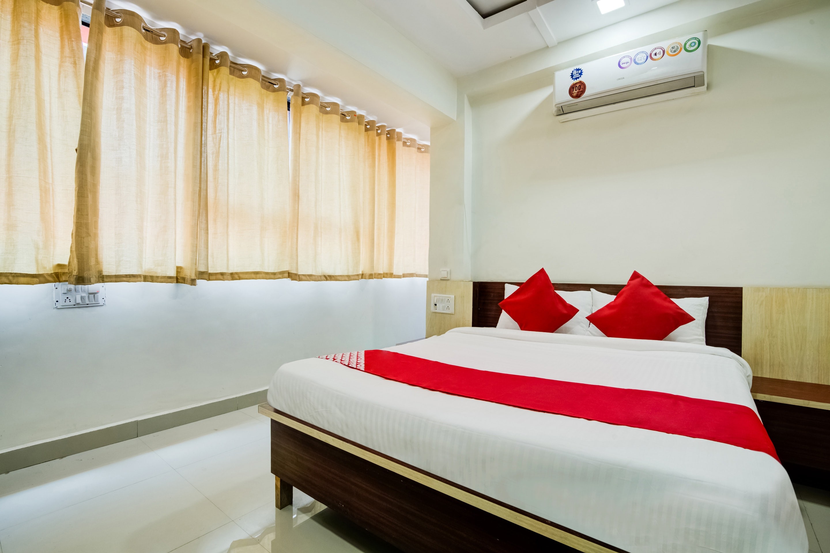 Hotel O Kunal Palace - Tap to explore photos