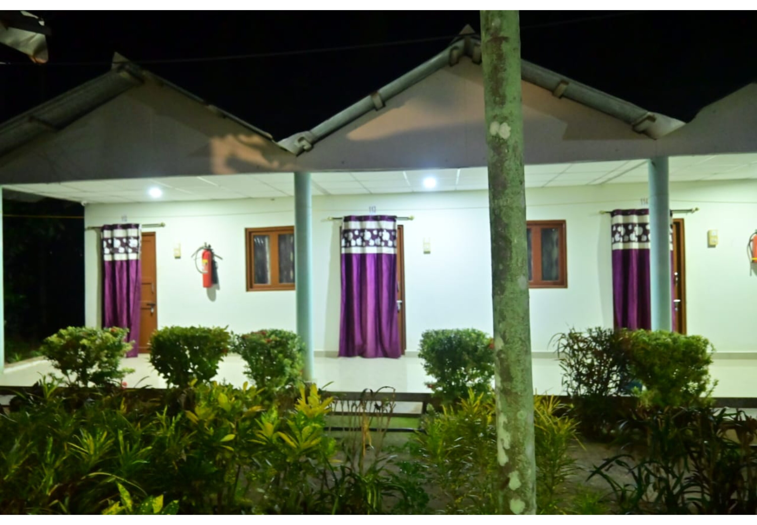 Moon Shine Garden Resort - Tap to explore photos