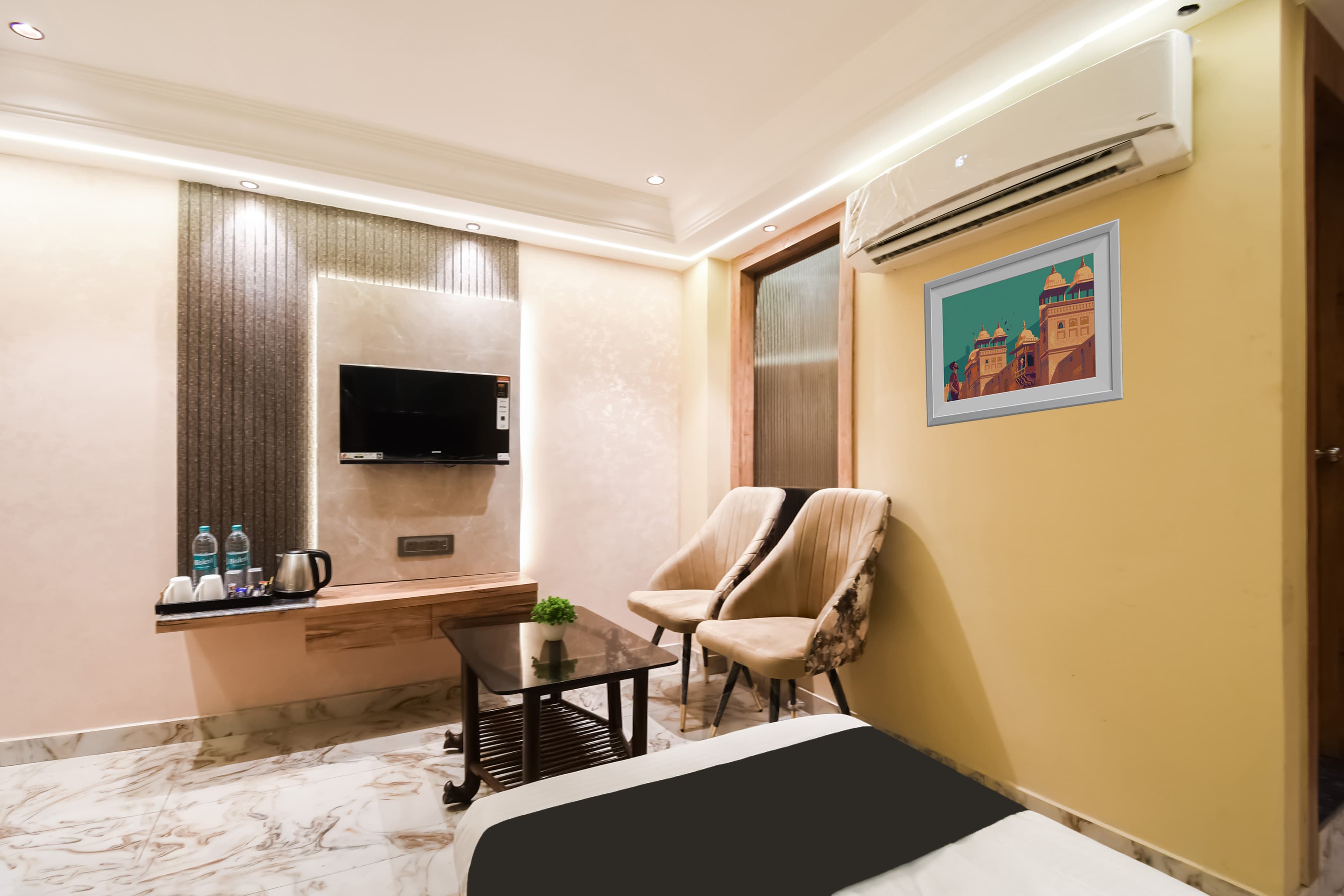 Super Hotel O Krishna Regency - Tap to explore photos