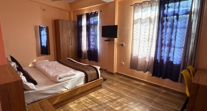 Hotel Rishabh Room Type - Bedroom 6