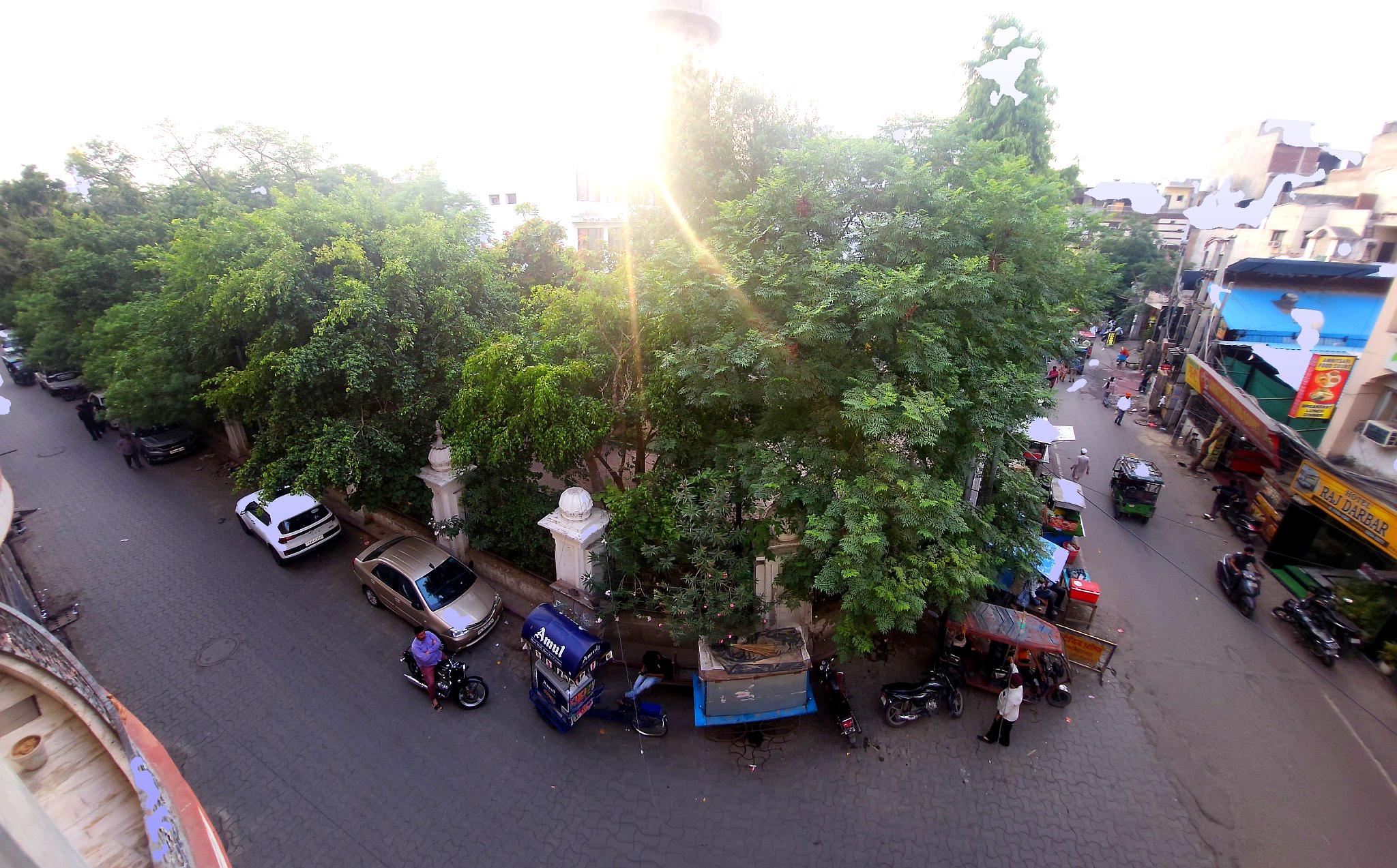 Hotel Sakhi Inn by Urban Galaxy Near Golden Temple - Tap to explore photos