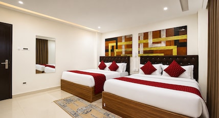 Hotel Yavachi - 300 mts from MG Marg Room Type - Deluxe Twin Bed Room Hotel Yavachi - 300 mts from MG Marg Room Type - Deluxe Twin Bed Room