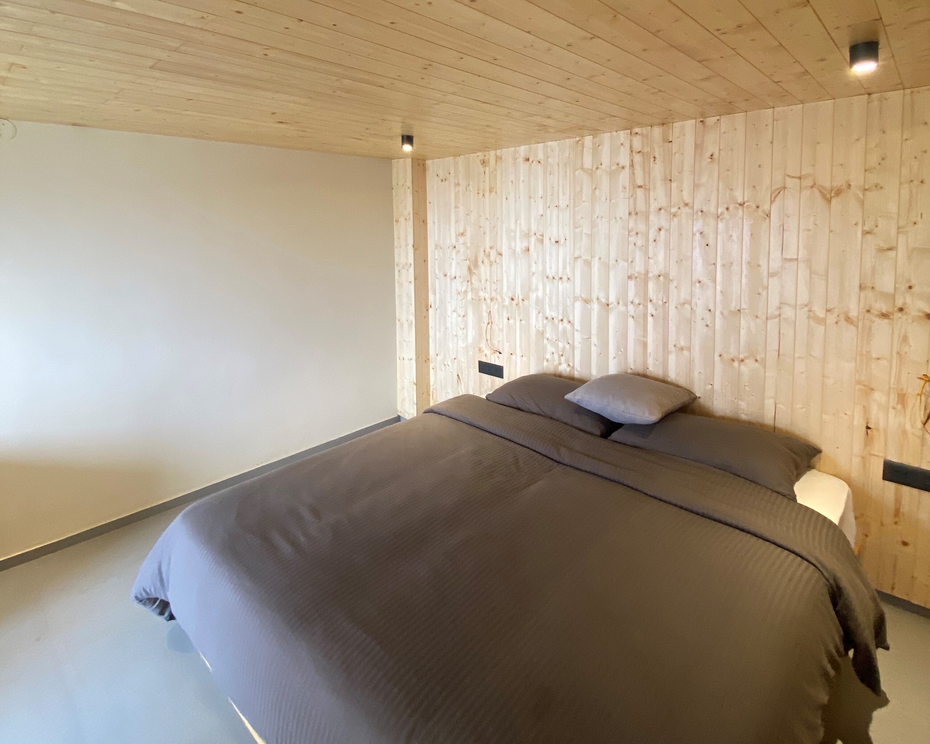 Villa Silver Peak | Rooms & Suites - Tap to explore photos