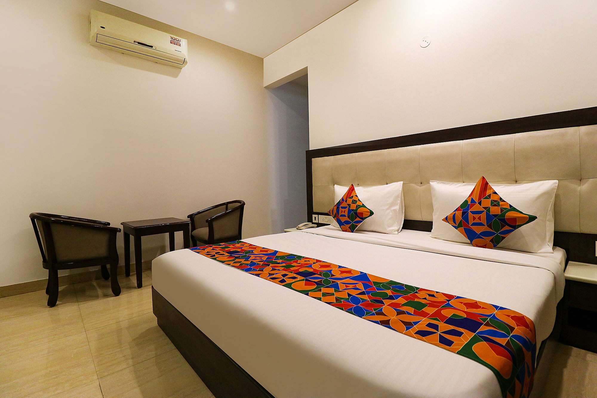 FabHotel Oyster Villa - Nr. Paras Hospitals Sushant Lok 1 - Tap to explore photos