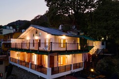WOODPEAK LAKEVIEW HOTEL