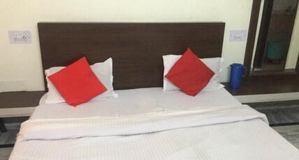 Hotel Maharaja Room Type - Deluxe Room