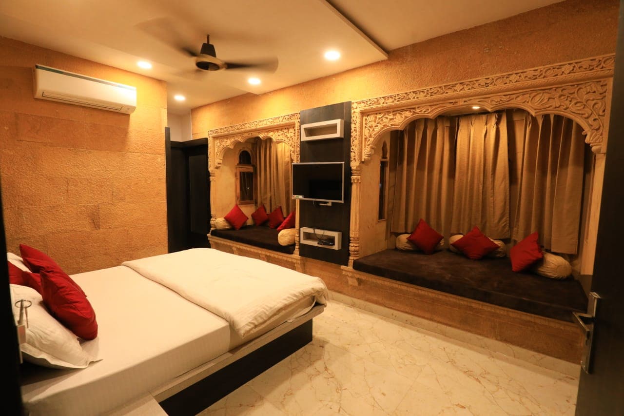 Hotel Prince - Near Jaisalmer Fort - Tap to explore photos