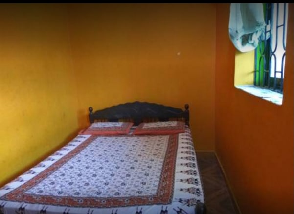 Benlig guest House | Rooms & Caretaker - Tap to explore photos