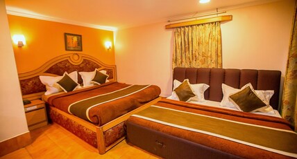 Hotel Maneck Room Type - Deluxe Four Bed Room