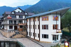 Hotel Pink Park Dormitory and Rooms