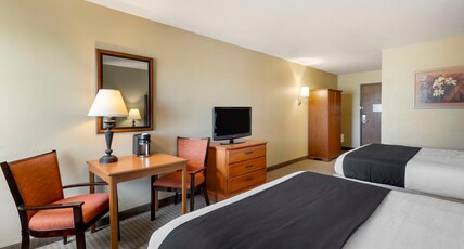 Best Western Plus the Charles Hotel Room Type - 2 Queen Beds, Non-Smoking, Microwave And Refrigerator, Wi-Fi, Full Breakfast