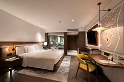 Le Meridien Phuket Beach Resort