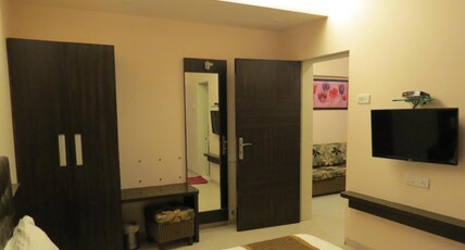 Hotel Sunny International Room Type - Lotus Suite Room AC