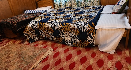 Houseboat Switzerland Front Line Dallake Room Type - Budget Cottage Room Houseboat Switzerland Front Line Dallake Room Type - Budget Cottage Room